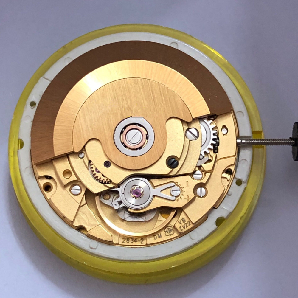 3針式 シーガルETA 2834-2 機械式自動巻きムーブメ - Watch Winder Compact のレビューと価格